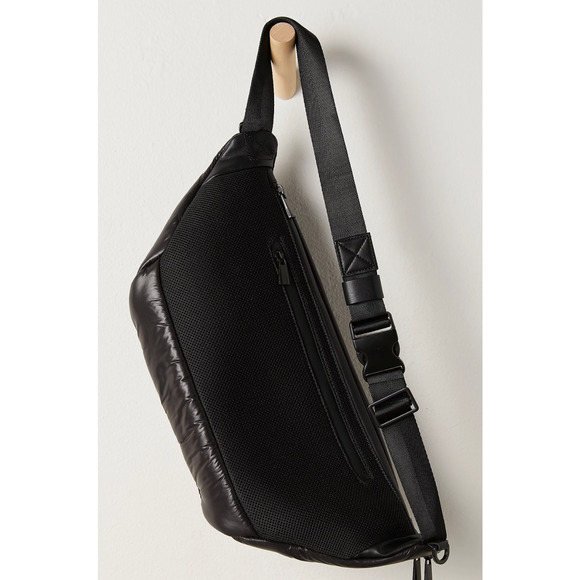 NEW CARAA FREE PEOPLE BLACK LARGE CROSSBODY SLING BAG - Picture 3 of 13